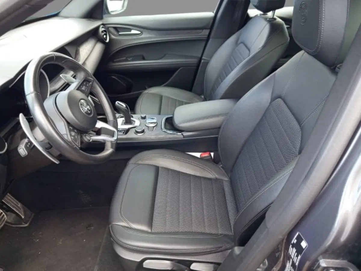 Alfa Romeo Stelvio usata a Frosinone (19)